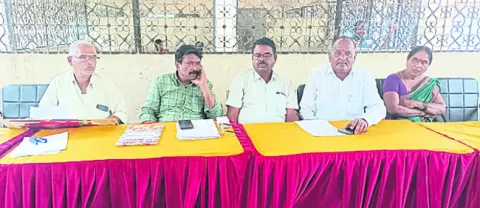 వేలం మళ్లీ వాయిదా
