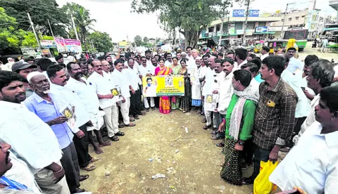 బాబు మోసాలను ఊరూరా వివరిద్దాం 
