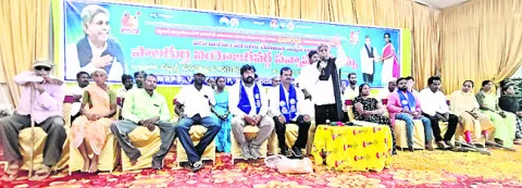 పింఛన్లు పెంచకుంటే గద్దె దించుతాం