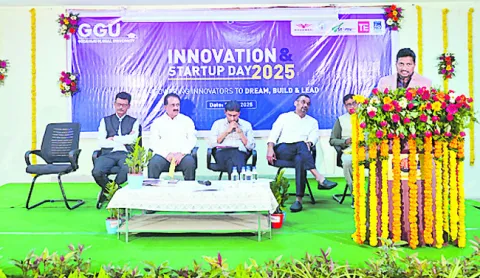 Dr. Khushwant Kumar speaking at the conference