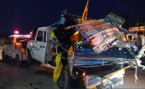 Pickup Van Rams Truck In Rajasthan Dausa12