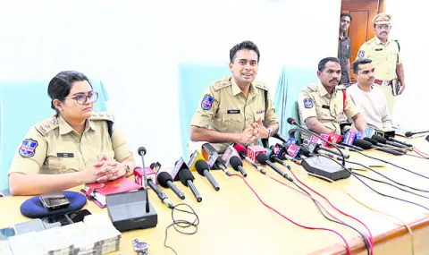 ఉద్యోగాల పేరిట మోసగించిన నిందితుడి అరెస్ట్‌