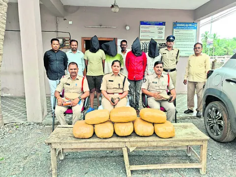 గంజాయి కేసులో నలుగురి అరెస్ట్‌ 