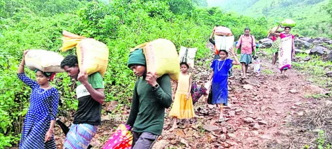 ఎన్నాళ్లీ నడకయాతన! 