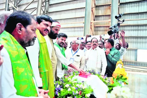 చుక్కనీరూ ఇవ్వలె..