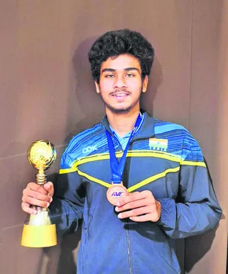 క్రీడాకారుడు చరణ్‌కు గవర్నర్‌ బంగ్లా నుంచి ఆహ్వానం 