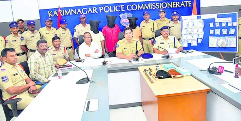 అంతర్‌ జిల్లా దొంగల అరెస్ట్‌