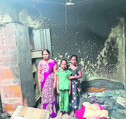 షార్ట్‌సర్క్యూట్‌తో  గృహోపకరణాలు దగ్ధం 