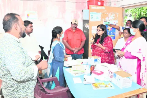 వైద్య సిబ్బంది అప్రమత్తంగా ఉండాలి 