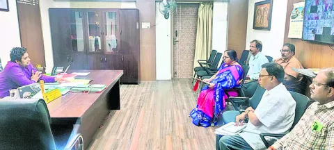 యూరియా కల్తీపై తనిఖీలు 