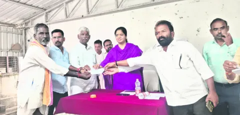 భూ నిర్వాసితులకు అండగా ఉంటాం 