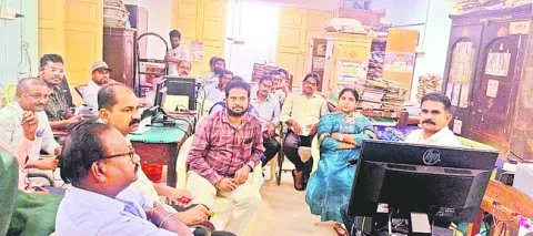 ఉద్యోగులకు 12వ పీఆర్సీ ప్రకటించాలి 
