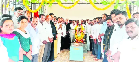 వీరాంజనేయా.. కూటమికి మంచి బుద్ధి ప్రసాదించు 