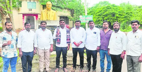 పెన్షన్‌ పెంచి ఇవ్వాలి 