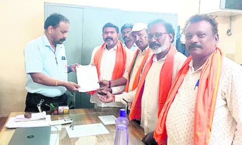 ‘ఎస్పీఎంలో స్థానిక కార్మికులపై చిన్నచూపు’