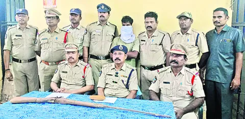 రెండు తులాల బంగారం కోసం చిన్నాన్నని చంపేశాడు.. 