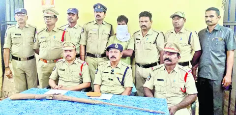 రెండు తులాల బంగారం కోసం చిన్నాన్నని చంపేశాడు..