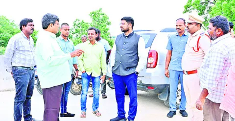 ప్రయాణికులు ఇబ్బందులు పడొద్దు