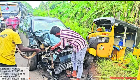 గంగాదేవిపేట వద్ద ఆటో–కారు ఢీ 