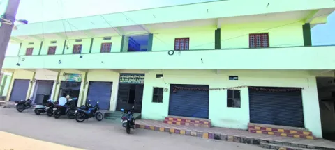 పొడిగింపా.. ప్రత్యేకాధికారుల పాలనా?