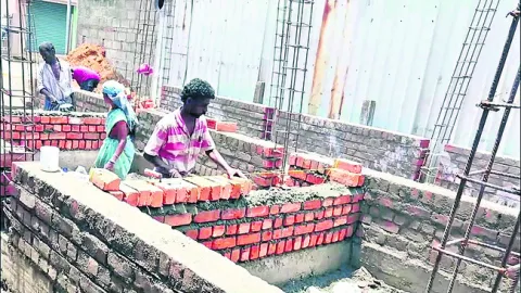 కార్మికుల జీవితాల్లో కారు చీకట్లు