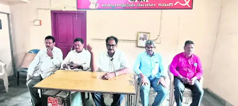 మోదీ విధానాలతో రైతులకు నష్టం