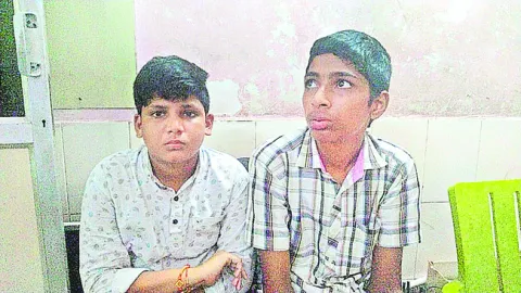 అదృశ్యమైన ఇద్దరు విద్యార్థుల ఆచూకీ లభ్యం 
