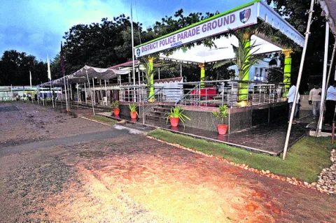 వేడుకలకు ముస్తాబైన పోలీసు పరేడ్‌ మైదానం