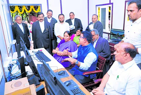 కక్షిదారుల సౌలభ్యం కోసం ఈ–సేవ కేంద్రాలు 