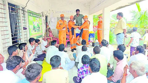 ఆపద సమయంలో   అప్రమత్తతే ముఖ్యం
