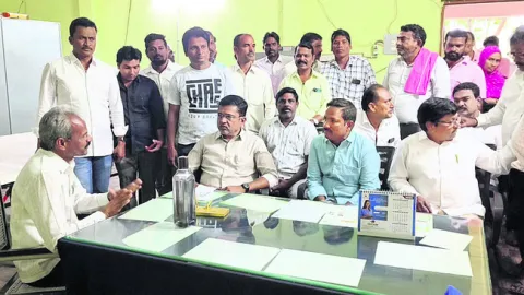 బీదబిడ్డల చదువంటే మంత్రికి చులకనే.. 