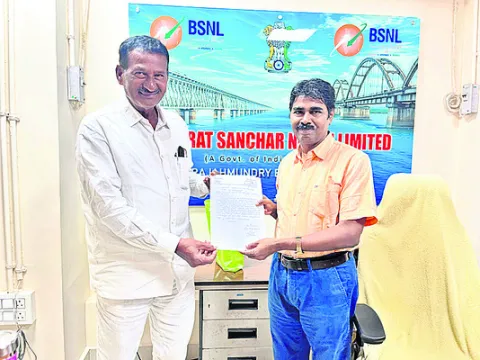 సెల్‌టవర్‌ ఏర్పాటుకు వినతి 