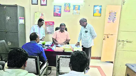 ఏజెన్సీ డీఈవో పనసలపాలెం హాస్టల్‌ తనిఖీ 