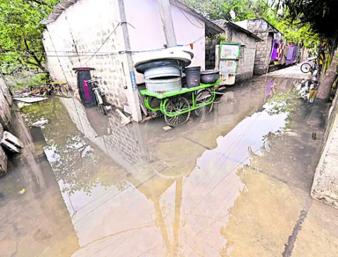 వ్యాధుల ముప్పు.. అప్రమత్తతే మందు 