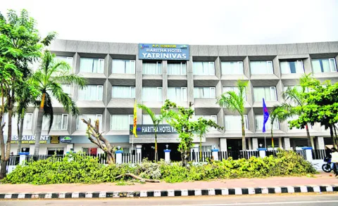 ఆధునిక హంగులతో యాత్రి నివాస్‌