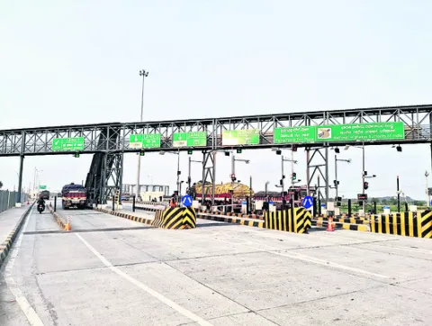 టోల్‌ రుసుముకు  వార్షిక పాస్‌

