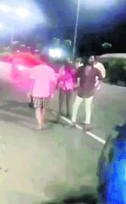 రాత్రయితే.. రచ్చరచ్చ