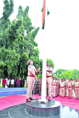 అమరుల త్యాగాలను స్మరిద్దాం