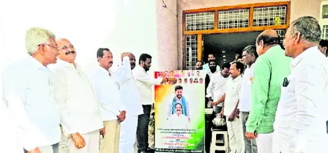 సంఘాలను మరింత పటిష్టం చేయాలి 