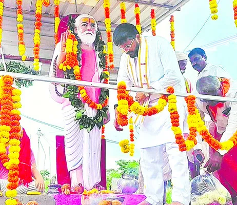 తండాల్లో సమస్యల పరిష్కారానికి కృషి