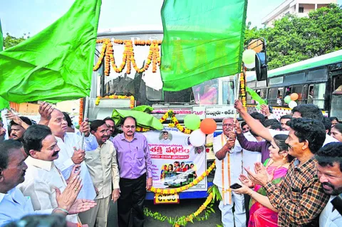 విద్యార్థుల ఆకలి కేకలు 
