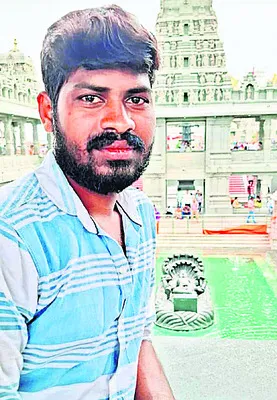 రోడ్డు ప్రమాదంలో గునుపూడి యువకుడి మృతి 