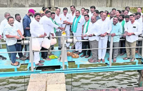 ‘ఓట్ల చోరీ’ గడపగడపకూ తీసుకెళ్లాలి