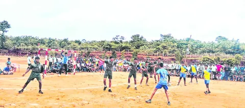 హ్యాండ్‌ బాల్‌ పోటీలు ప్రారంభం 