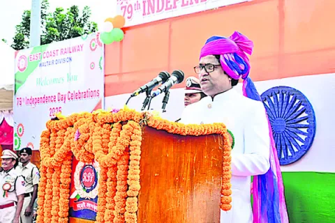 ప్రగతి పథంలో వాల్తేరు డివిజన్‌ 