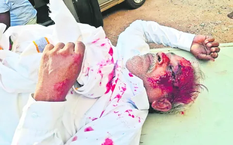 కారు, మోటార్‌ సైకిల్‌ ఢీ 