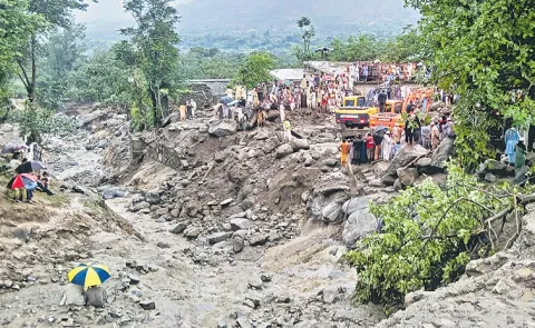 Morethen 214 people killed in Pakistan in heavy rains and flash floods