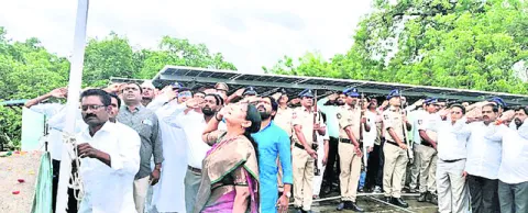 మహనీయ
