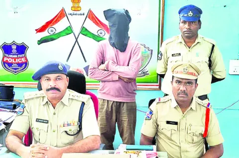 చోరీ కేసులో ముఠా నాయకుడి అరెస్టు