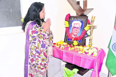 భావితరాలకు స్ఫూర్తి గౌతు లచ్చన్న 